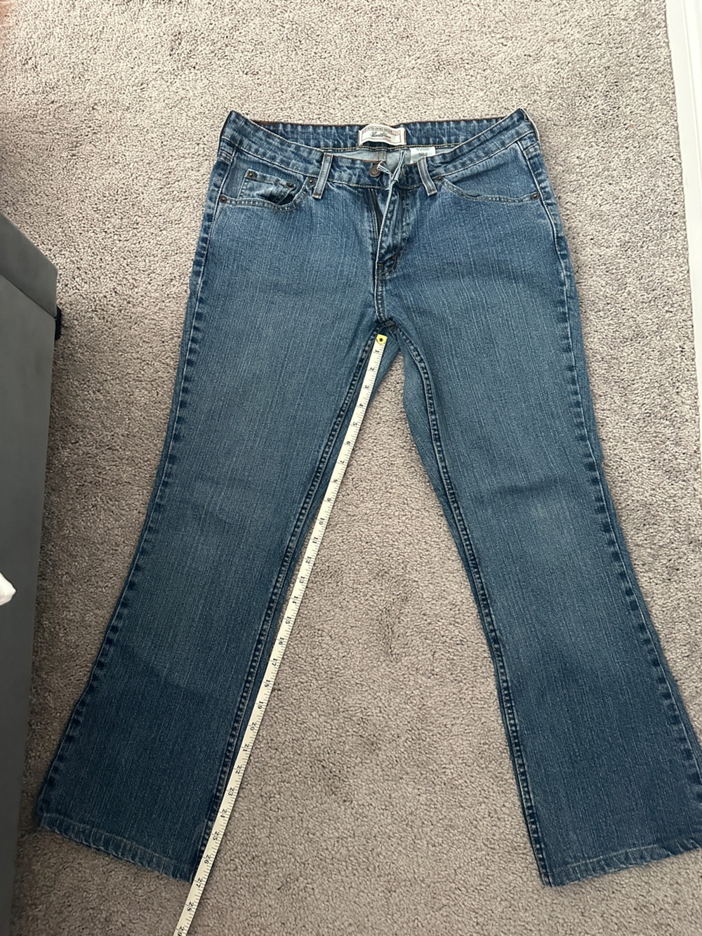 Levi's Stretch low rise boot cut Size 8